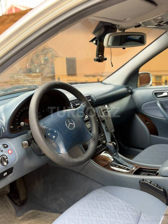 Mercedes C 200