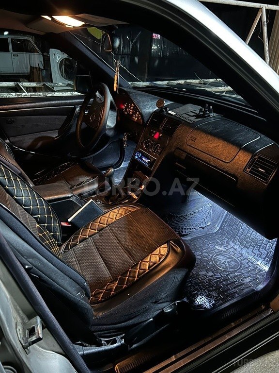 Mercedes C 180
