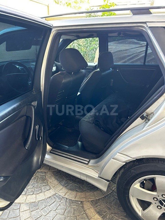 Mercedes C 180