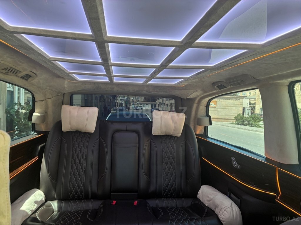 Mercedes Viano