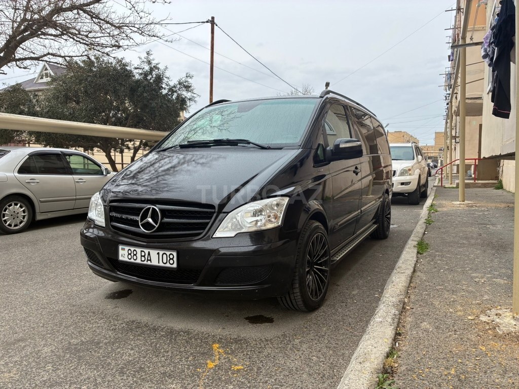 Mercedes Viano
