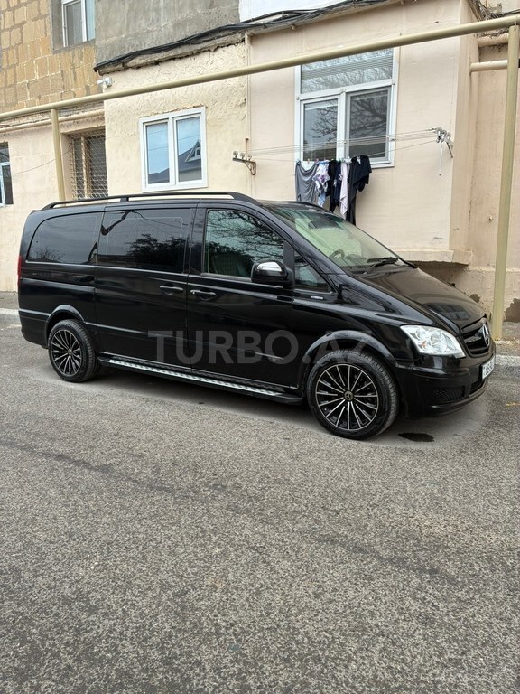 Mercedes Viano