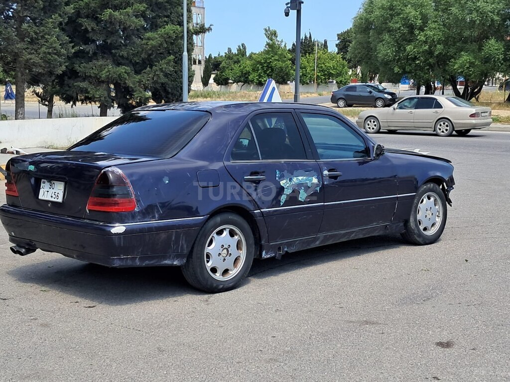 Mercedes C 230