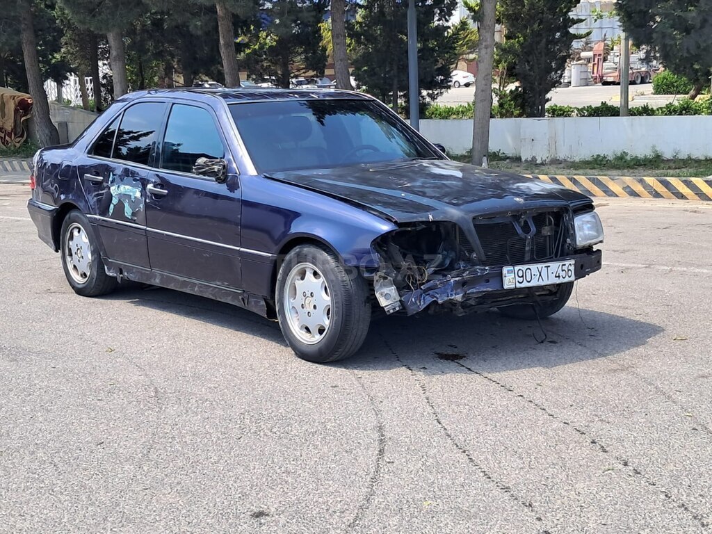 Mercedes C 230