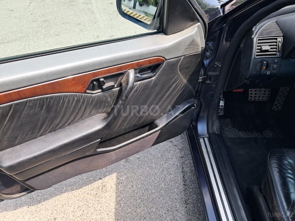 Mercedes C 230