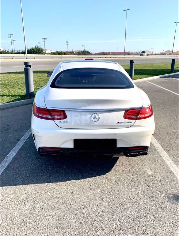Mercedes AMG S 63 4MATIC Coupe