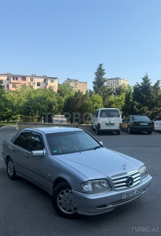 Mercedes C 240