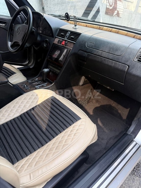Mercedes C 240