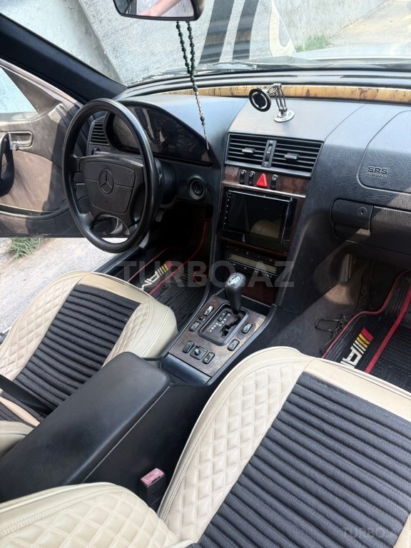 Mercedes C 240