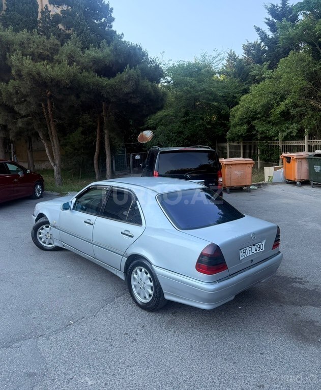 Mercedes C 240