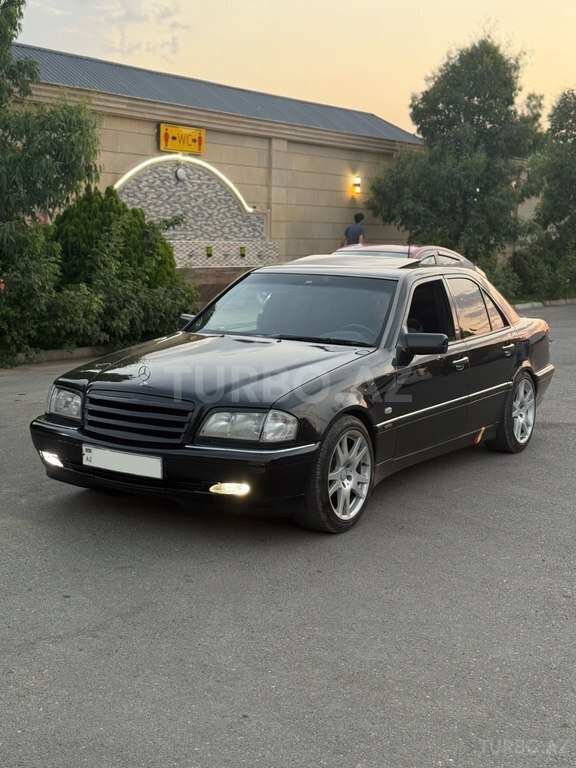 Mercedes C 180