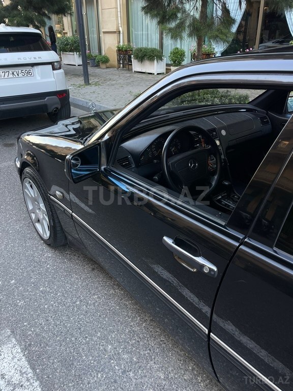 Mercedes C 180
