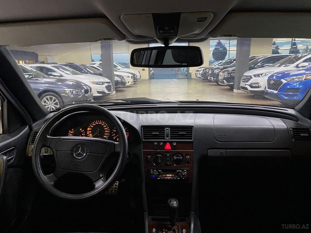 Mercedes C 200