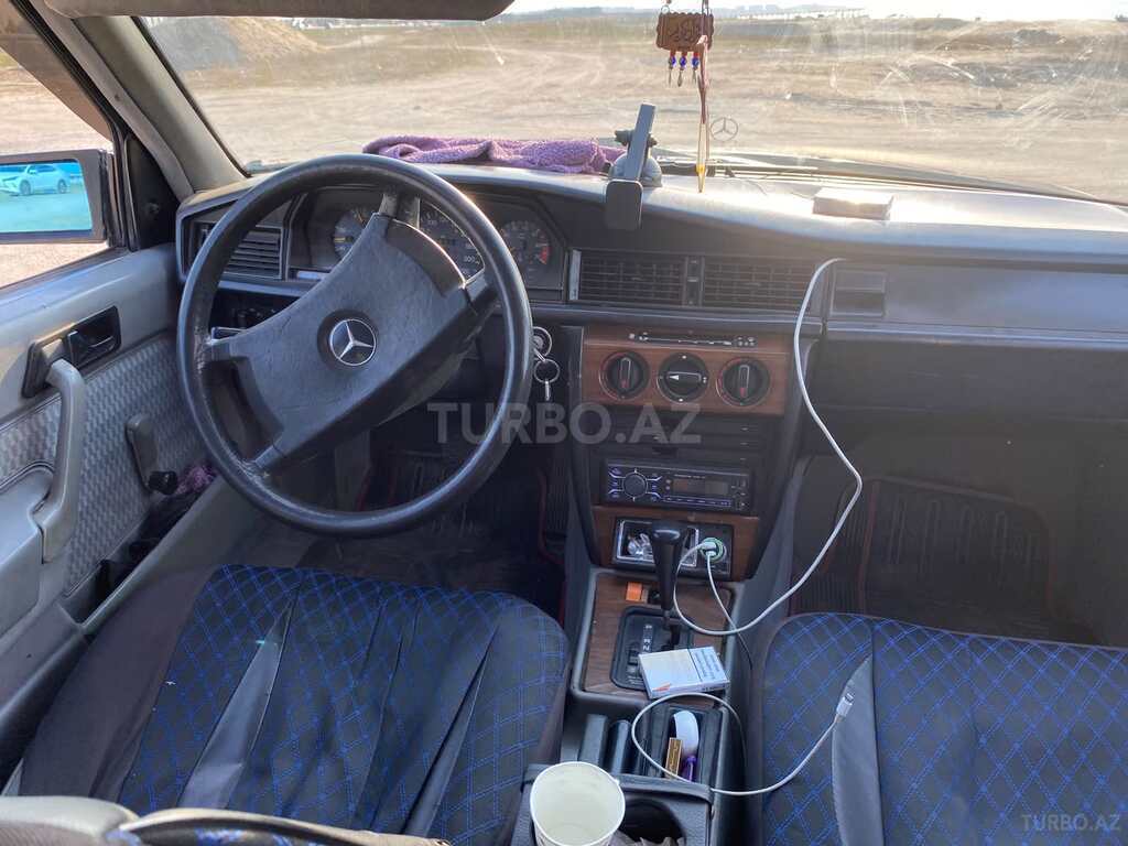 Mercedes 190