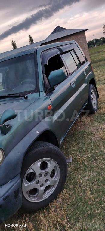 Mitsubishi Pajero io