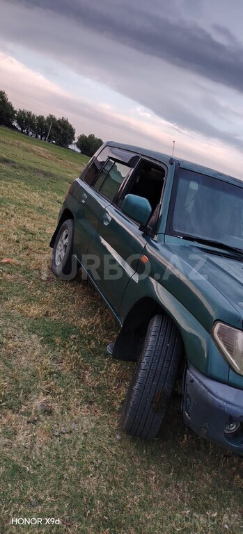 Mitsubishi Pajero io