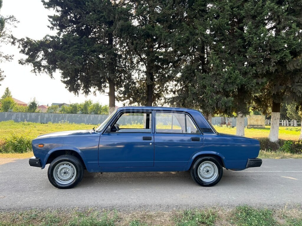 LADA (VAZ) 2107