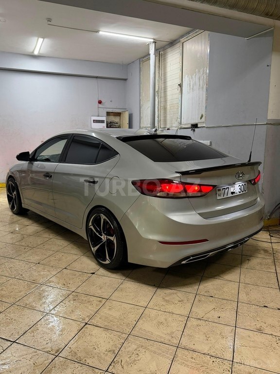Hyundai Elantra