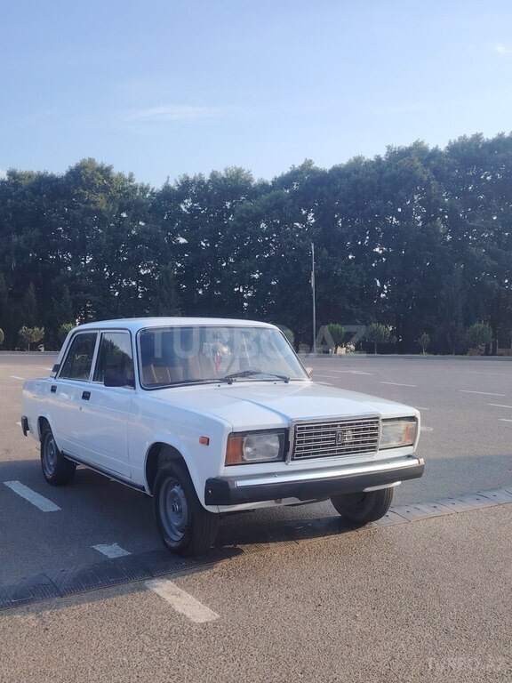 LADA (VAZ) 2107