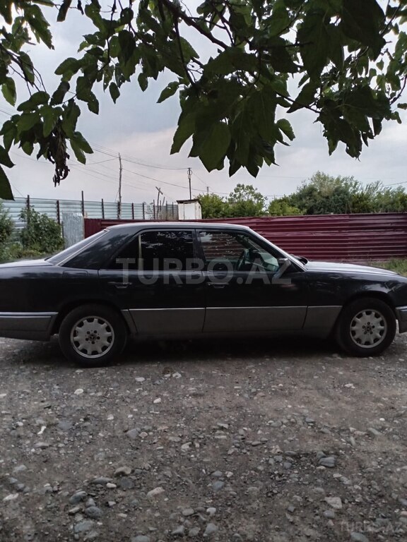 Mercedes 200 D