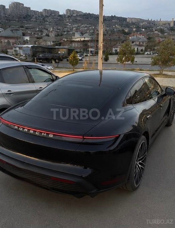 Porsche Taycan Turbo S