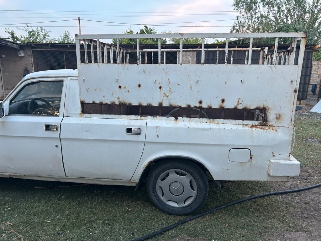 GAZ 3110 "Volga"