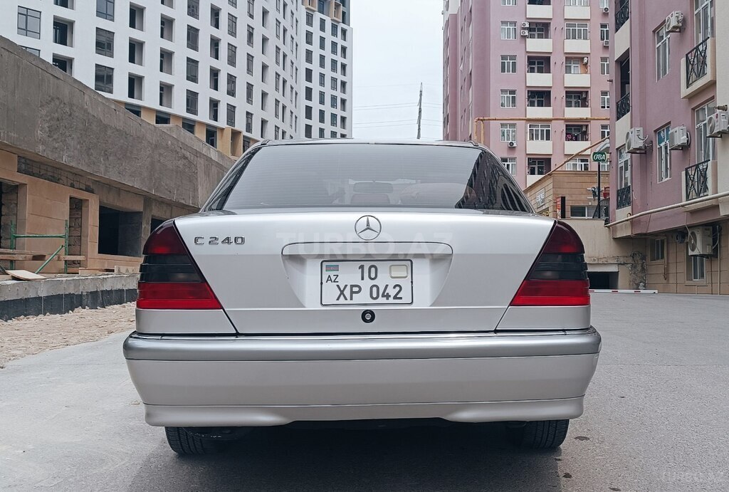 Mercedes C 240