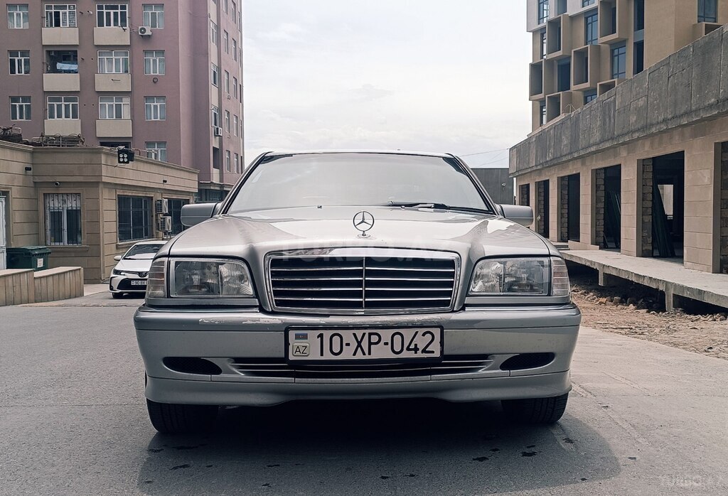 Mercedes C 240