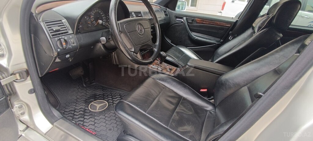 Mercedes C 240