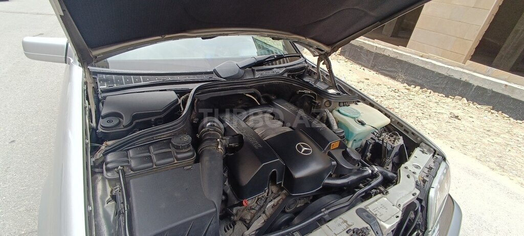 Mercedes C 240