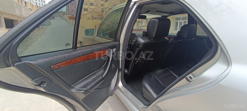 Mercedes C 240