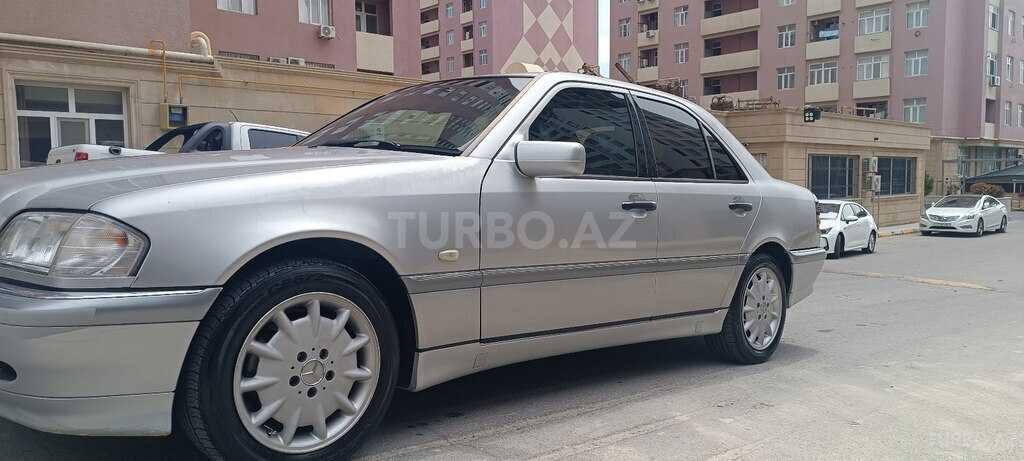 Mercedes C 240
