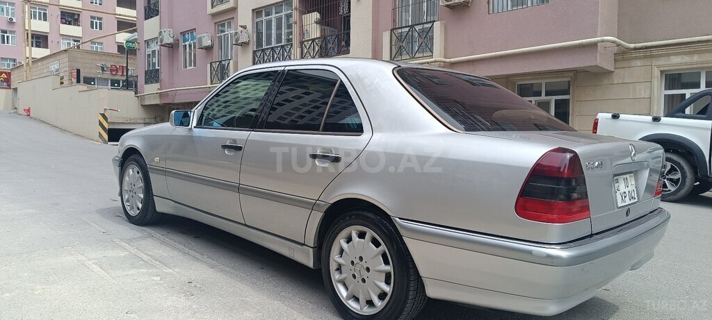 Mercedes C 240