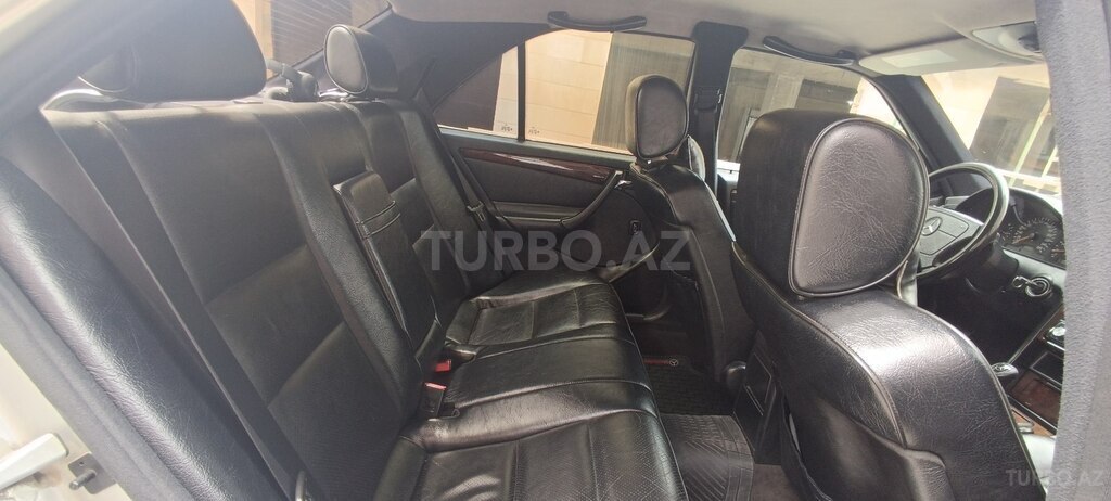 Mercedes C 240