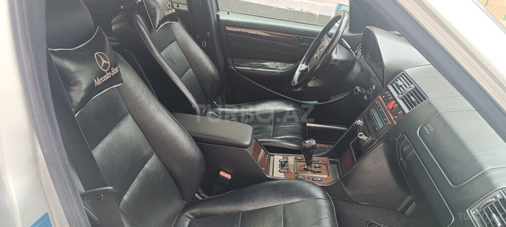 Mercedes C 240