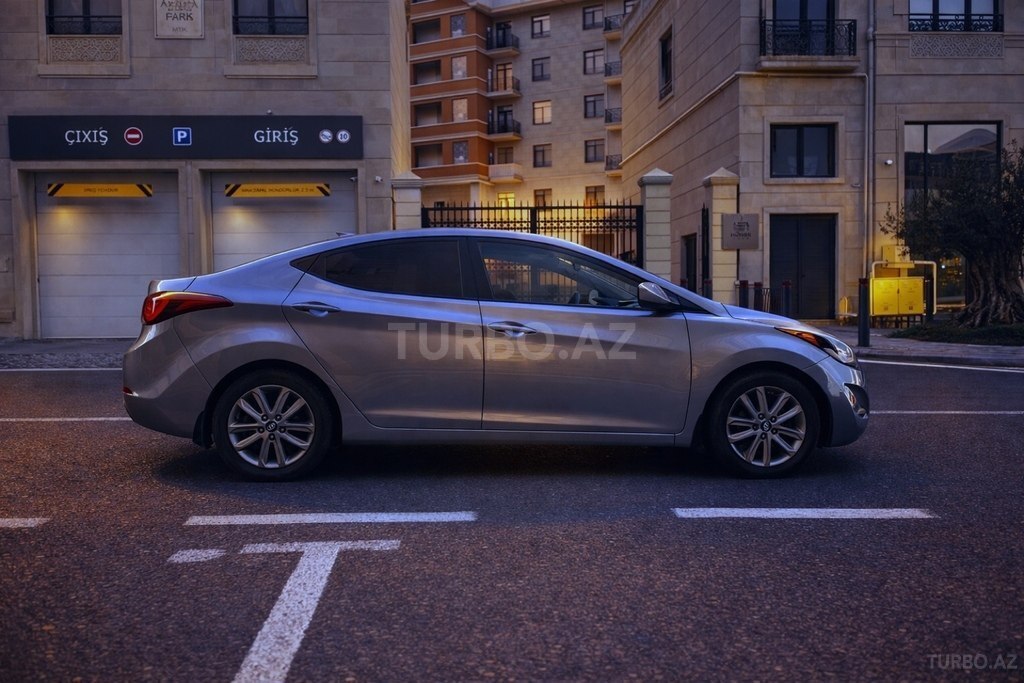 Hyundai Elantra