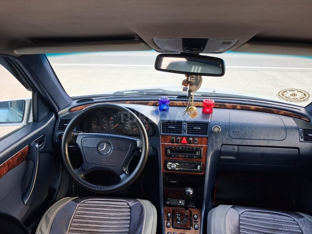 Mercedes C 220