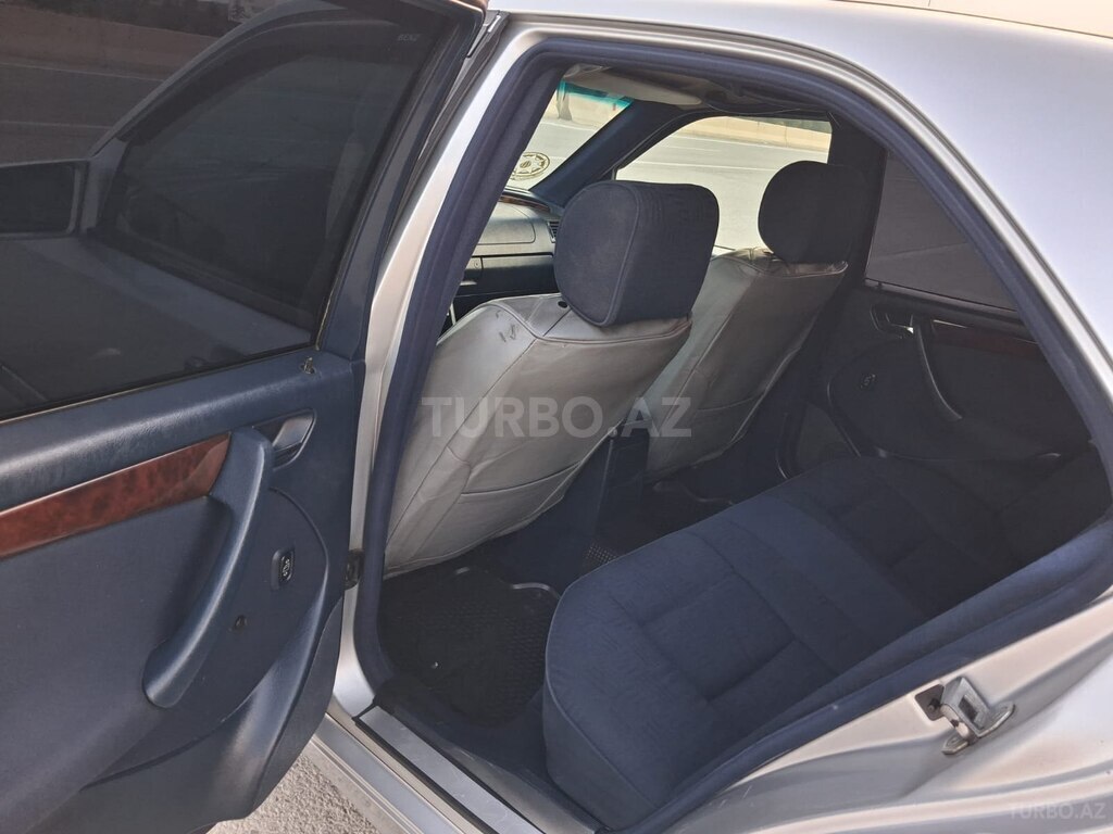 Mercedes C 220