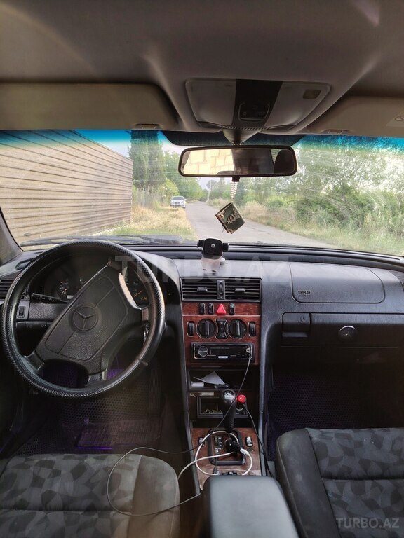 Mercedes C 180