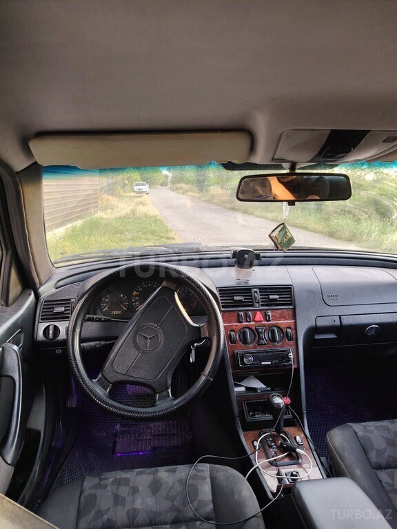 Mercedes C 180