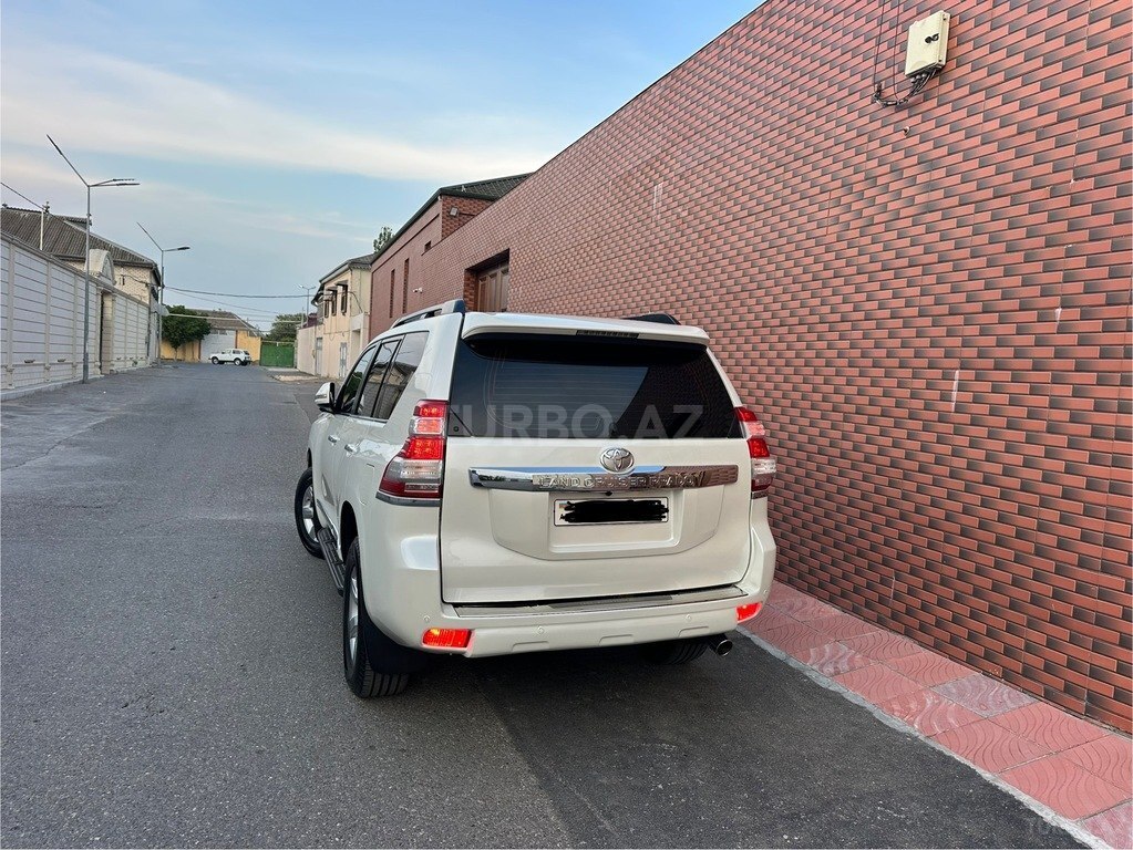 Toyota Land Cruiser Prado