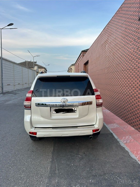 Toyota Land Cruiser Prado