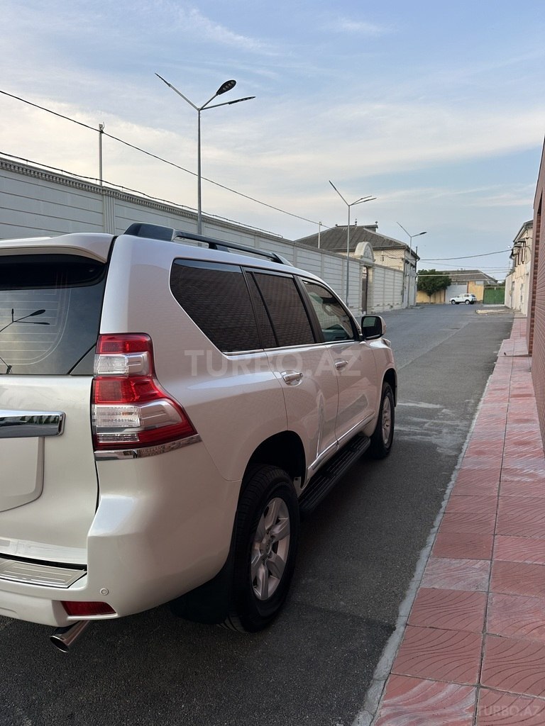 Toyota Land Cruiser Prado