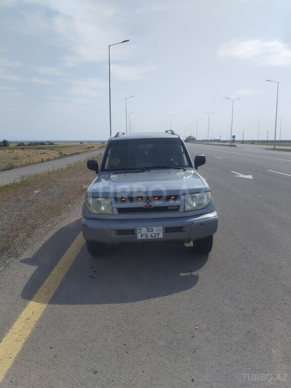 Mitsubishi Pajero io