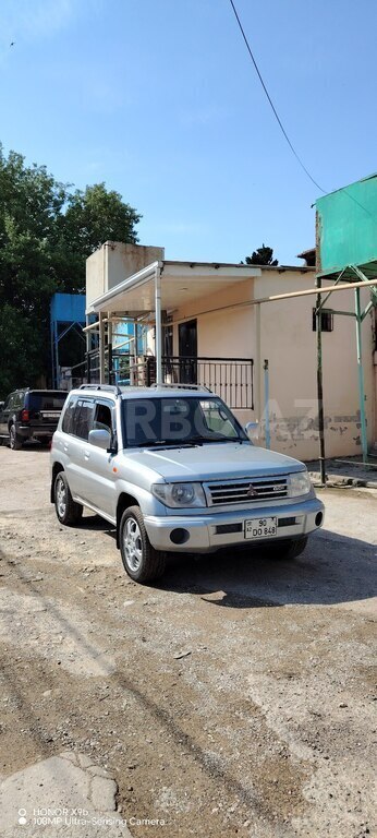 Mitsubishi Pajero io
