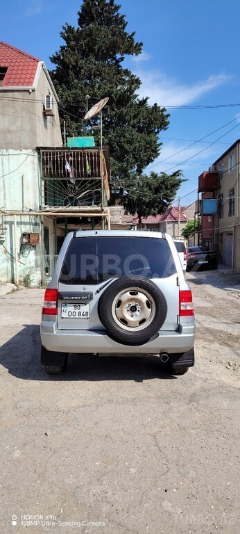 Mitsubishi Pajero io