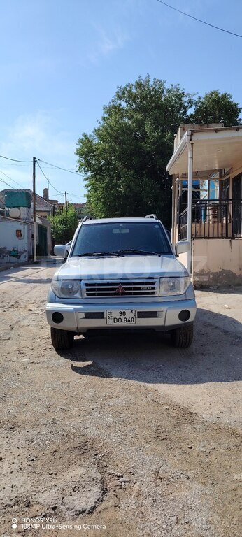 Mitsubishi Pajero io