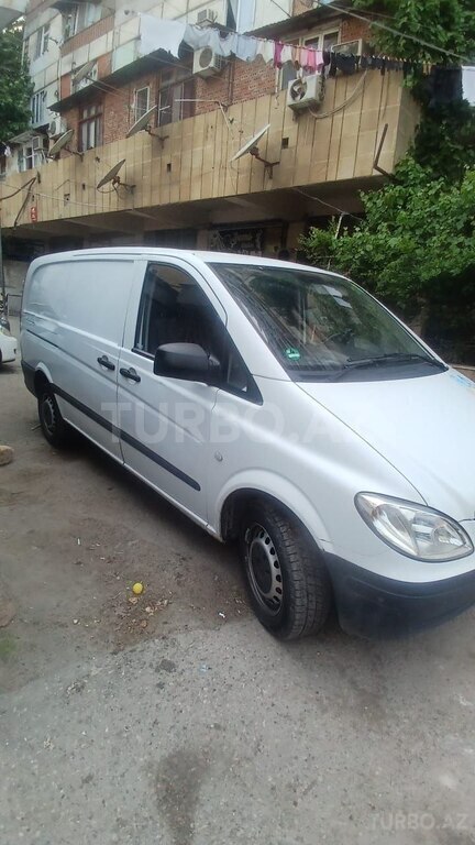 Mercedes Vito 111