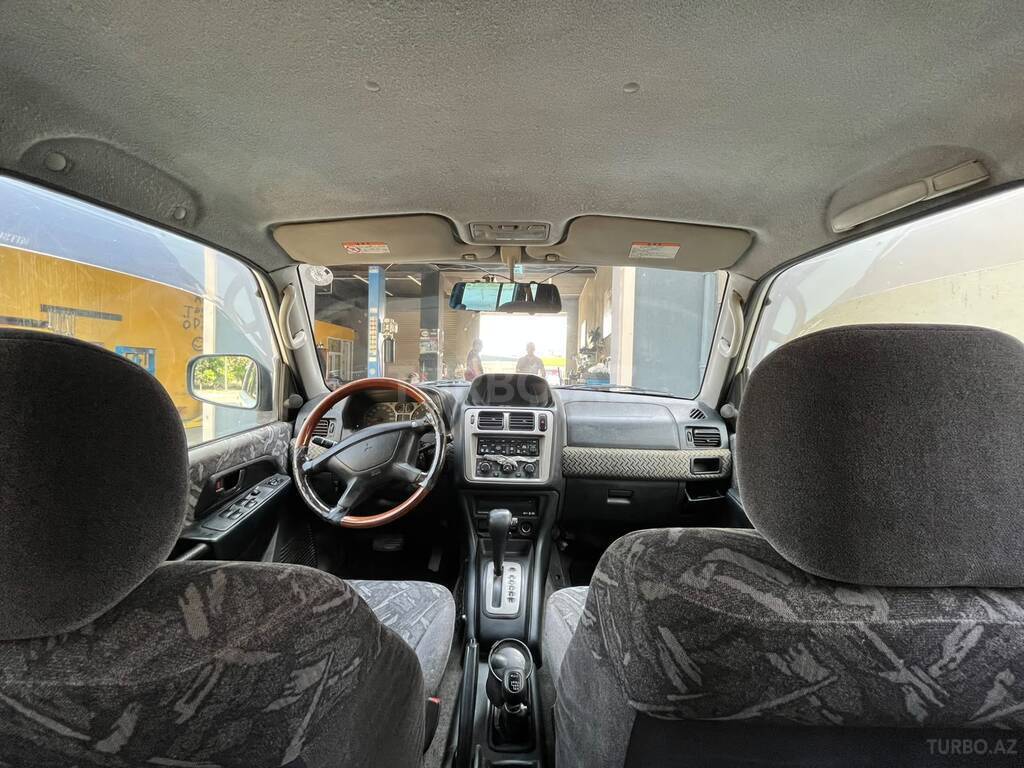 Mitsubishi Pajero io