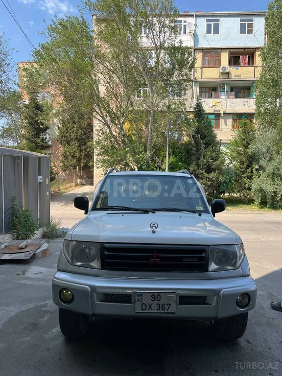 Mitsubishi Pajero io